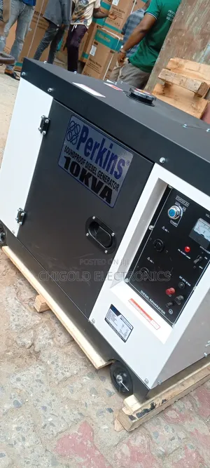 Original Perkins Diesel Generator (Sound Proof)10kv