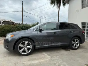 Toyota Venza XLE 4dr Wagon AWD (3.5L 6cyl 6A) 2014 Gray