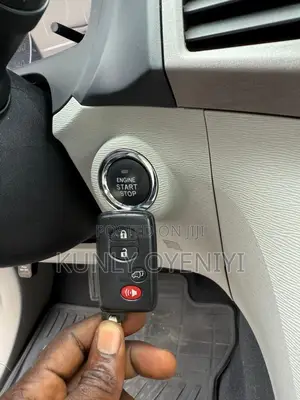 Toyota Venza XLE 4dr Wagon AWD (3.5L 6cyl 6A) 2014 Gray