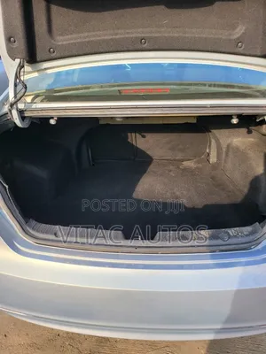 Hyundai Sonata Limited Sedan FWD (2.4L 4cyl 6A) 2012 Blue