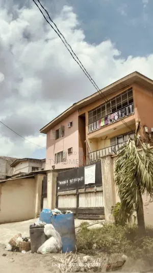 3bdrm Block of Flats in Ajao Estate Isolo for sale