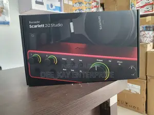 Focusrite Scarlett 2i2 Studio Bundle 4th Gen