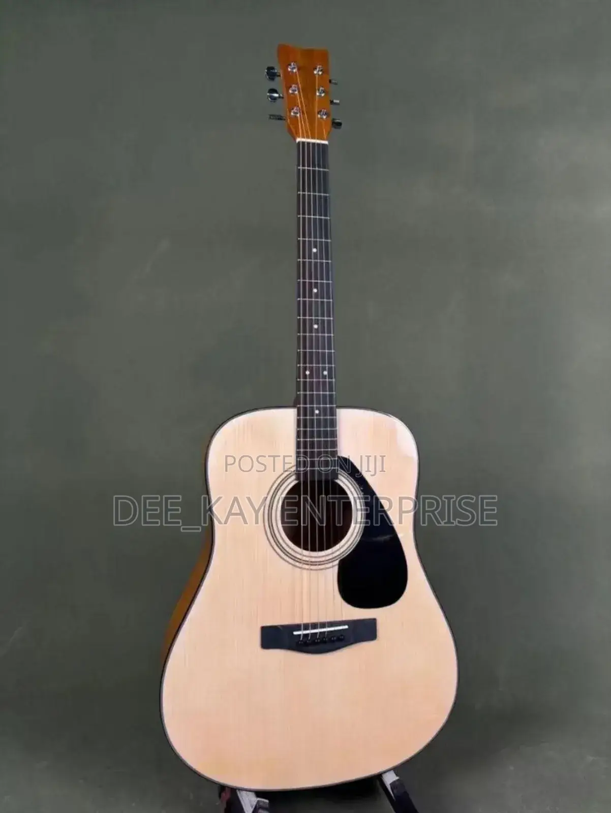 Acoustic Guitar 6 Strings