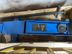 5-Ton Modellys Hydraulic Floor Jack.