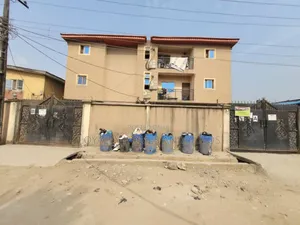 3bdrm Block of Flats in Isolo Lagos for sale
