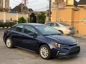 Toyota Corolla LE 2022 Blue
