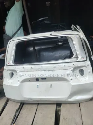 Empty Booth Landcruiser Pardo 2025