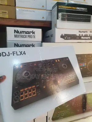 DDJ FLX- 4 Controller