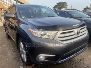 Toyota Highlander Limited 3.5l 4WD 2013 Gray