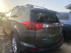 Toyota RAV4 Limited 4dr SUV (2.5L 4cyl 6A) 2015 Gray