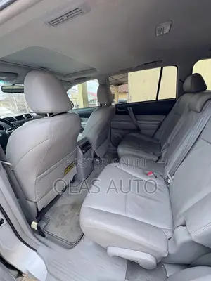 Toyota Highlander 2010 Silver