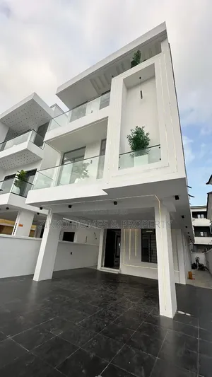 5bdrm Duplex in Chevron Drive, Lekki for sale