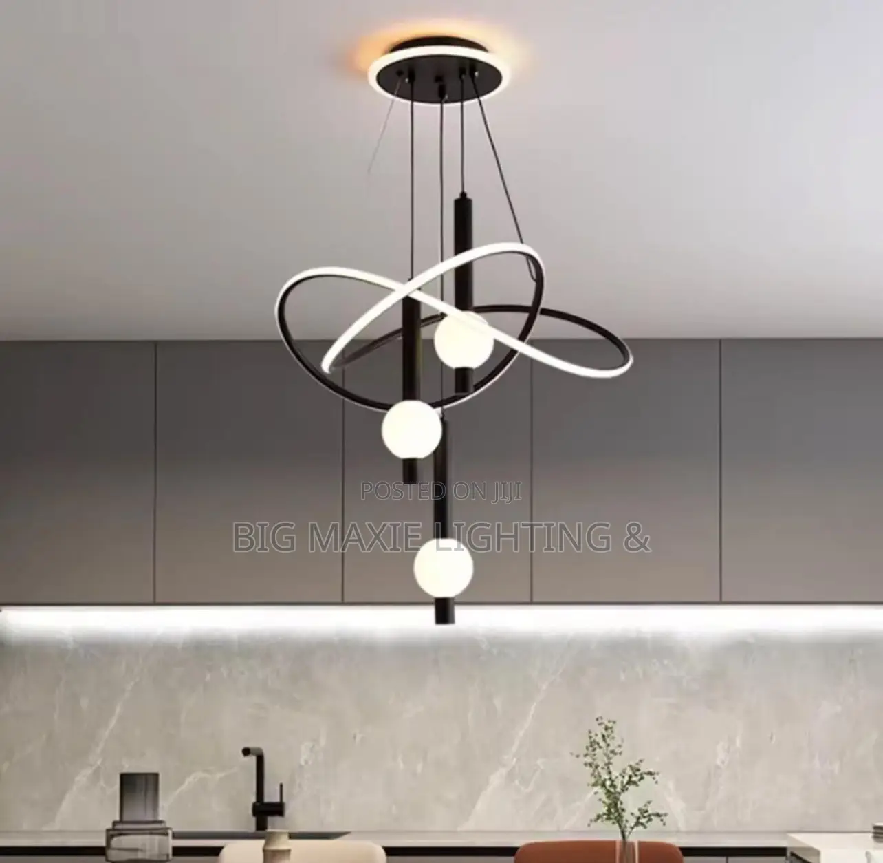 Minimalist Dropping Chandelier Light