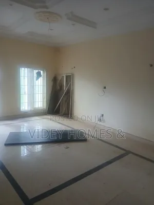 3bdrm Penthouse in Lavista Court, Galadimawa for sale