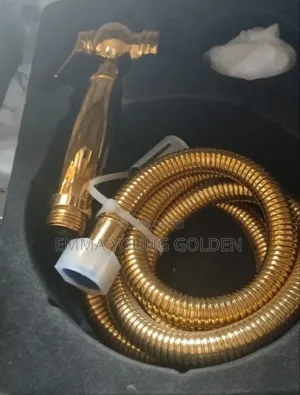Mmaat Golden Pressing Shower