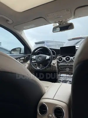Mercedes-Benz C300 Sport 4Matic Sedan AWD (2.0L 4cyl 7A) 2017 White