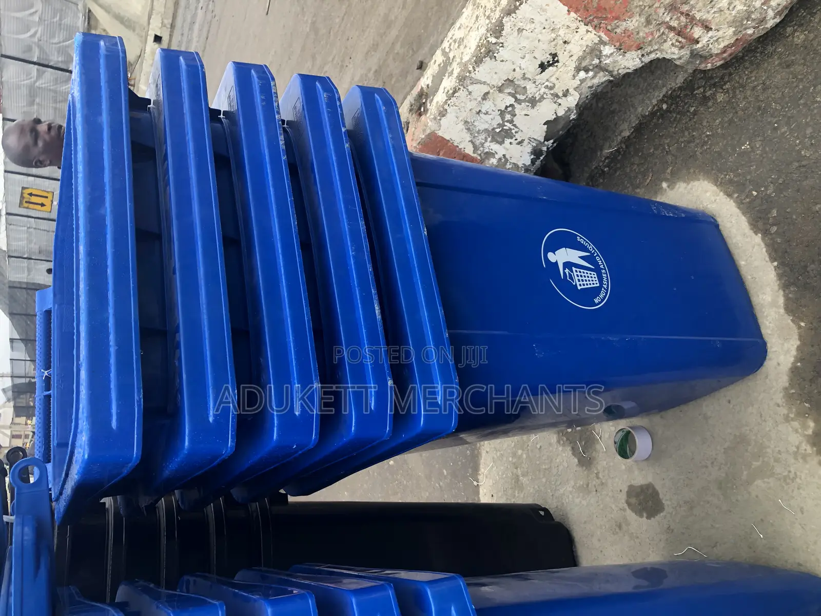 240l Wastebin With Pedal