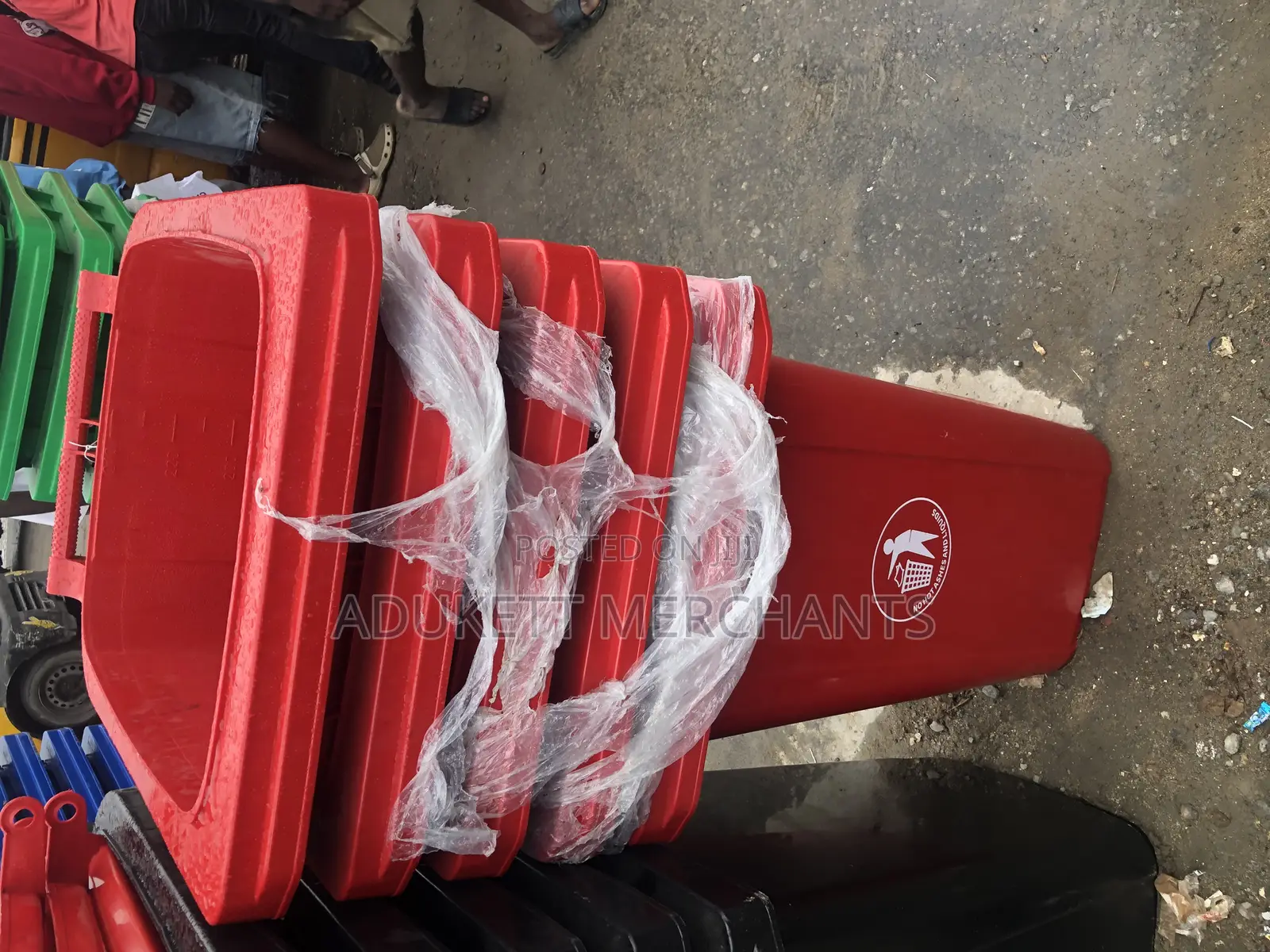 240l Wastebin With Pedal