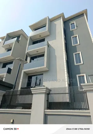 3bdrm Block of Flats in Shonibare for rent