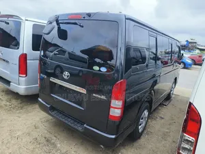 Toyota HiAce 2013 Black