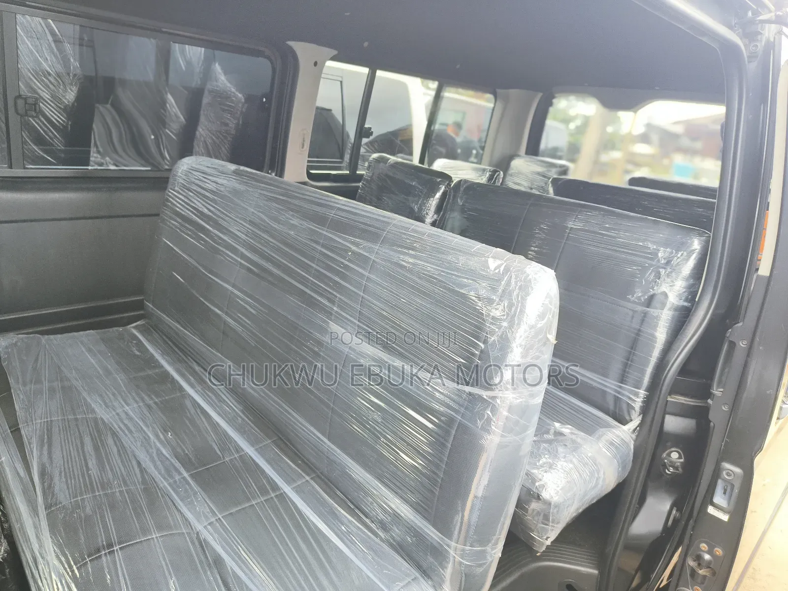 Toyota HiAce 2013 Black