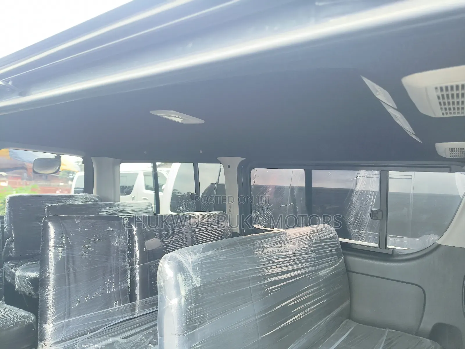 Toyota HiAce 2013 Black