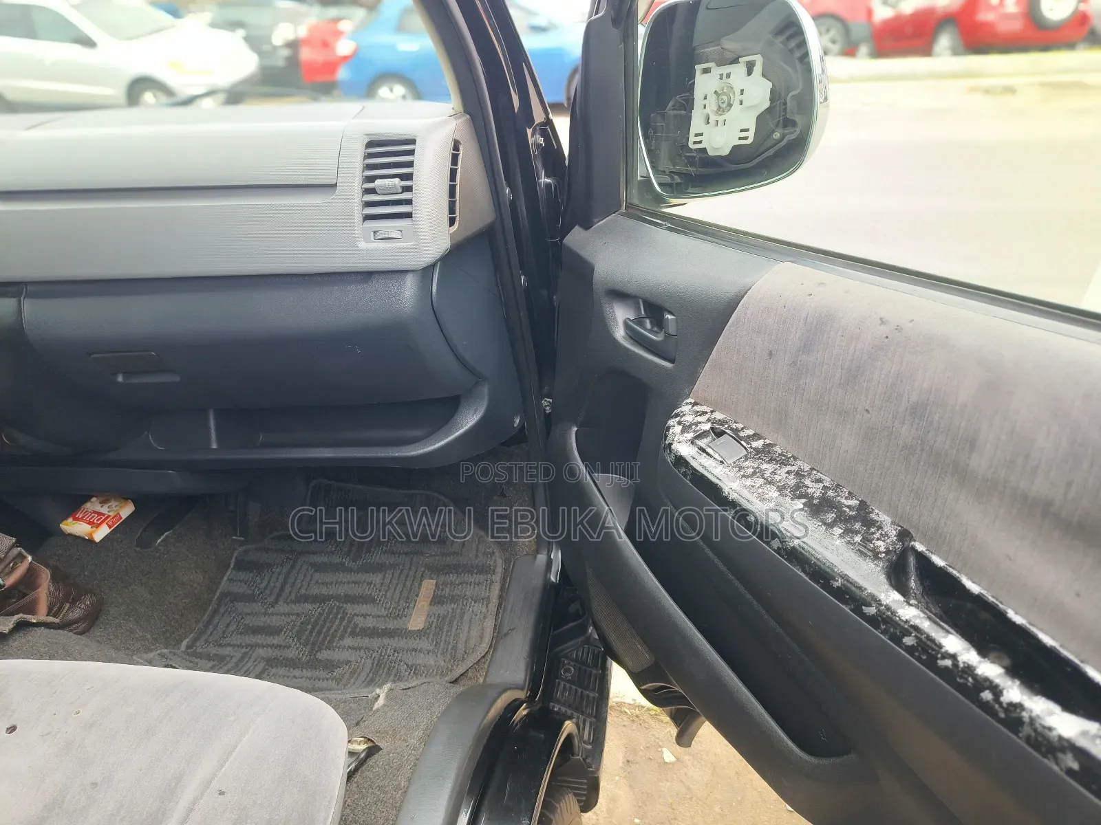 Toyota HiAce 2013 Black