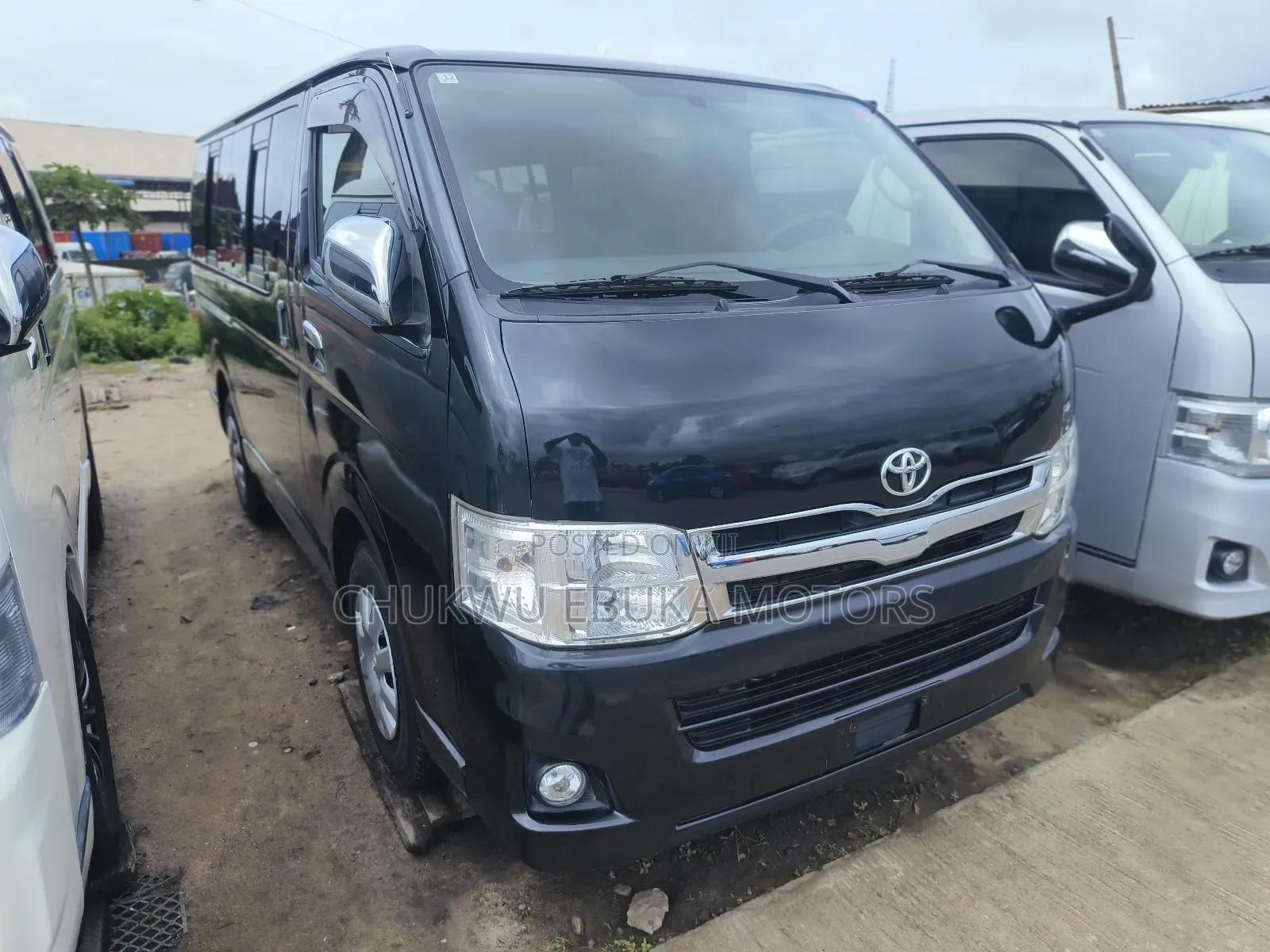 Toyota HiAce 2013 Black
