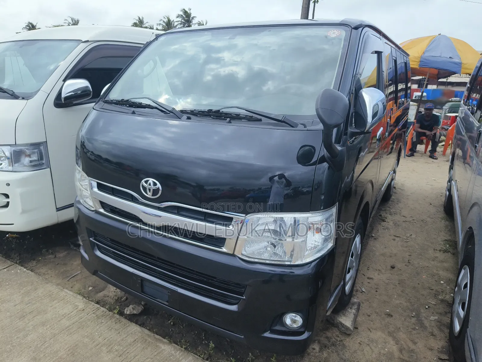 Toyota HiAce 2013 Black