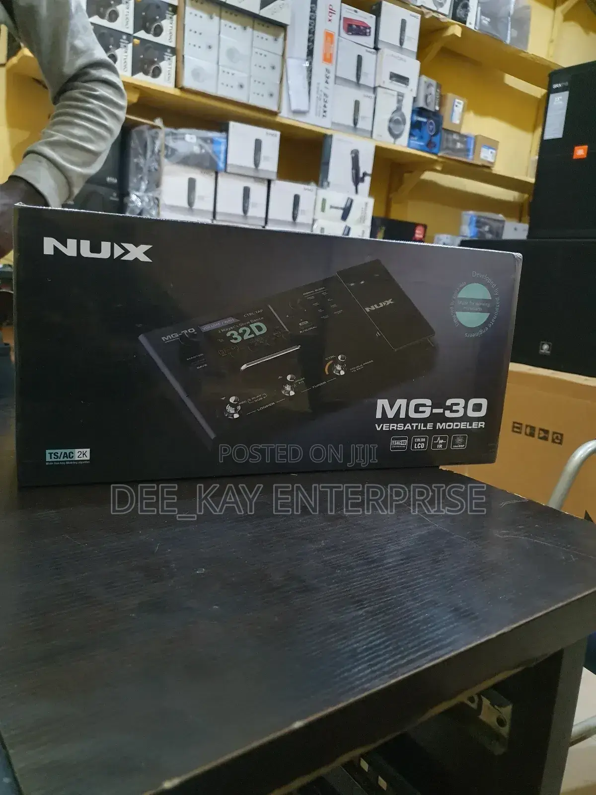 Nux Mg-30 Versatile Modeler Guitar Effect