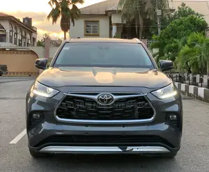 Toyota Highlander Platinum 2021 Gray