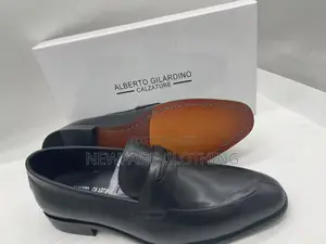 Clarks Simple Elegant Black Leather Dressy Shoes