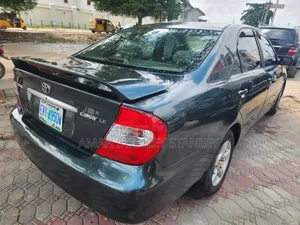 Toyota Camry LE 4dr Sedan (2.4L 4cyl 5M) 2004 Green