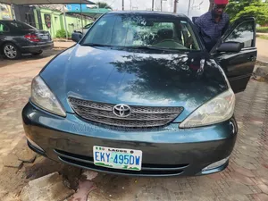 Toyota Camry LE 4dr Sedan (2.4L 4cyl 5M) 2004 Green