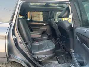 Toyota Highlander Platinum 2021 Gray