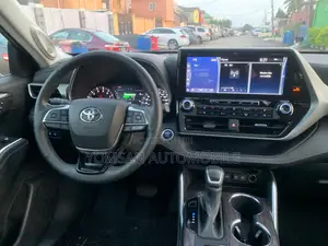 Toyota Highlander Platinum 2021 Gray