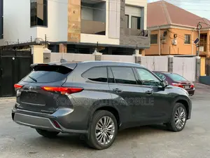 Toyota Highlander Platinum 2021 Gray