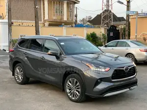 Toyota Highlander Platinum 2021 Gray