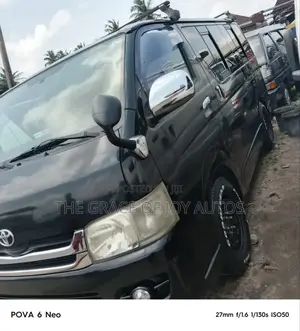 Toyota HiAce 2010 Black