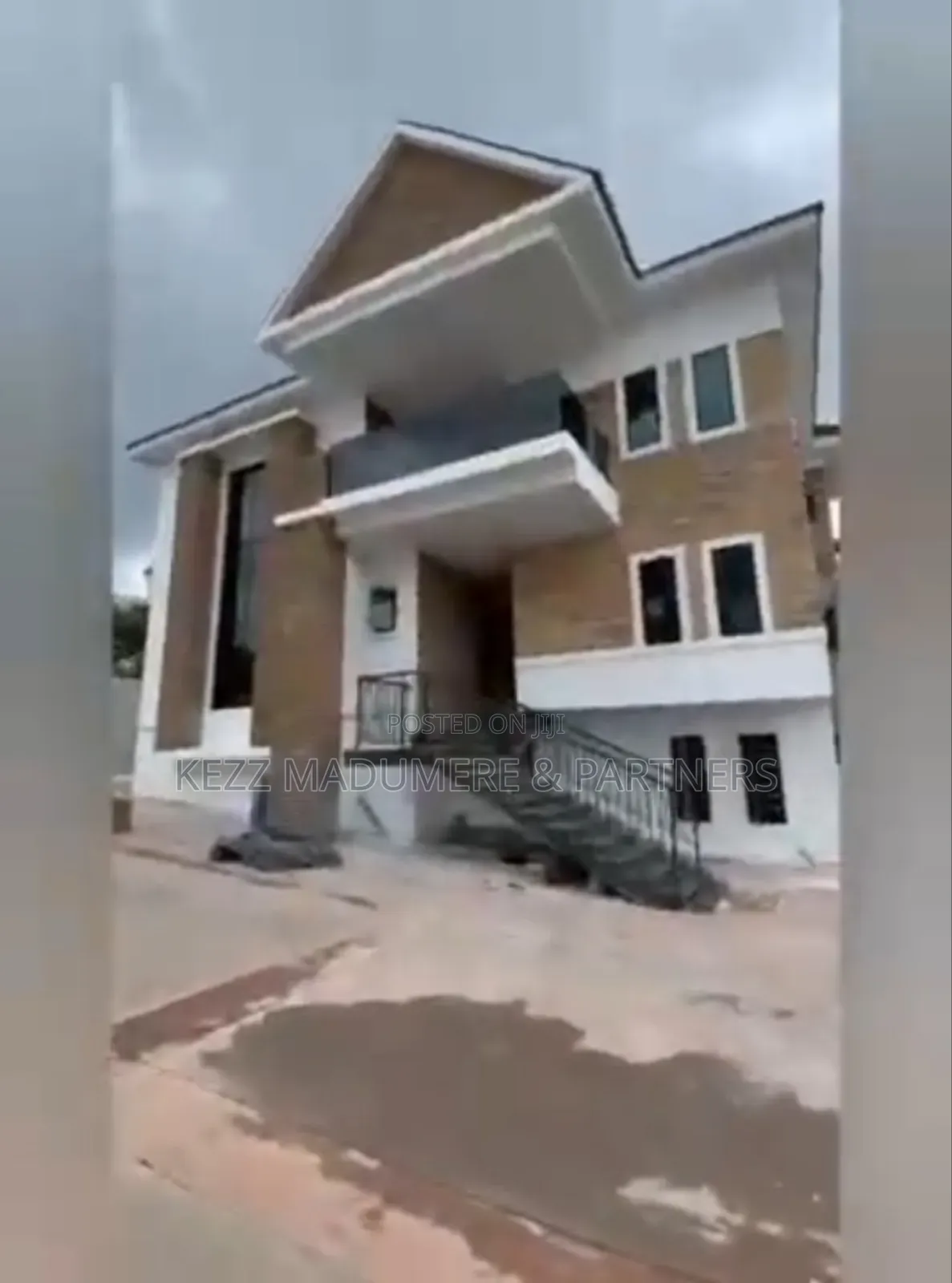 6bdrm Duplex in Independent Layout,  for sale
