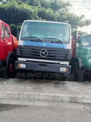 Mercedes Benz Truck