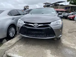 Toyota Camry XLE 4dr Sedan (2.5L 4cyl 6A) 2016 Gray