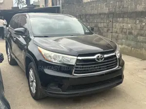 Toyota Highlander LE 4dr SUV AWD (3.5L 6cyl 6A) 2015 Gray