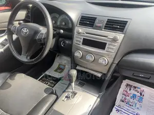 Toyota Camry SE V6 4dr Sedan (3.5L 6cyl 6A) 2011 Silver