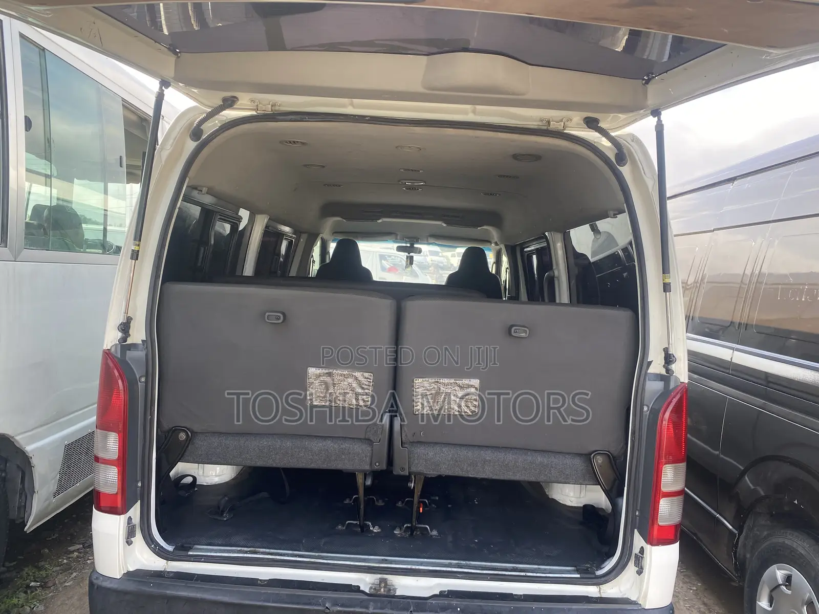 Toyota HiAce 2015 White
