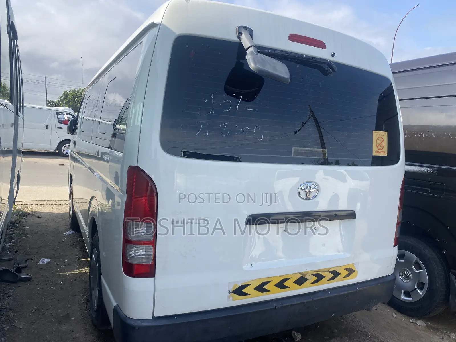 Toyota HiAce 2015 White
