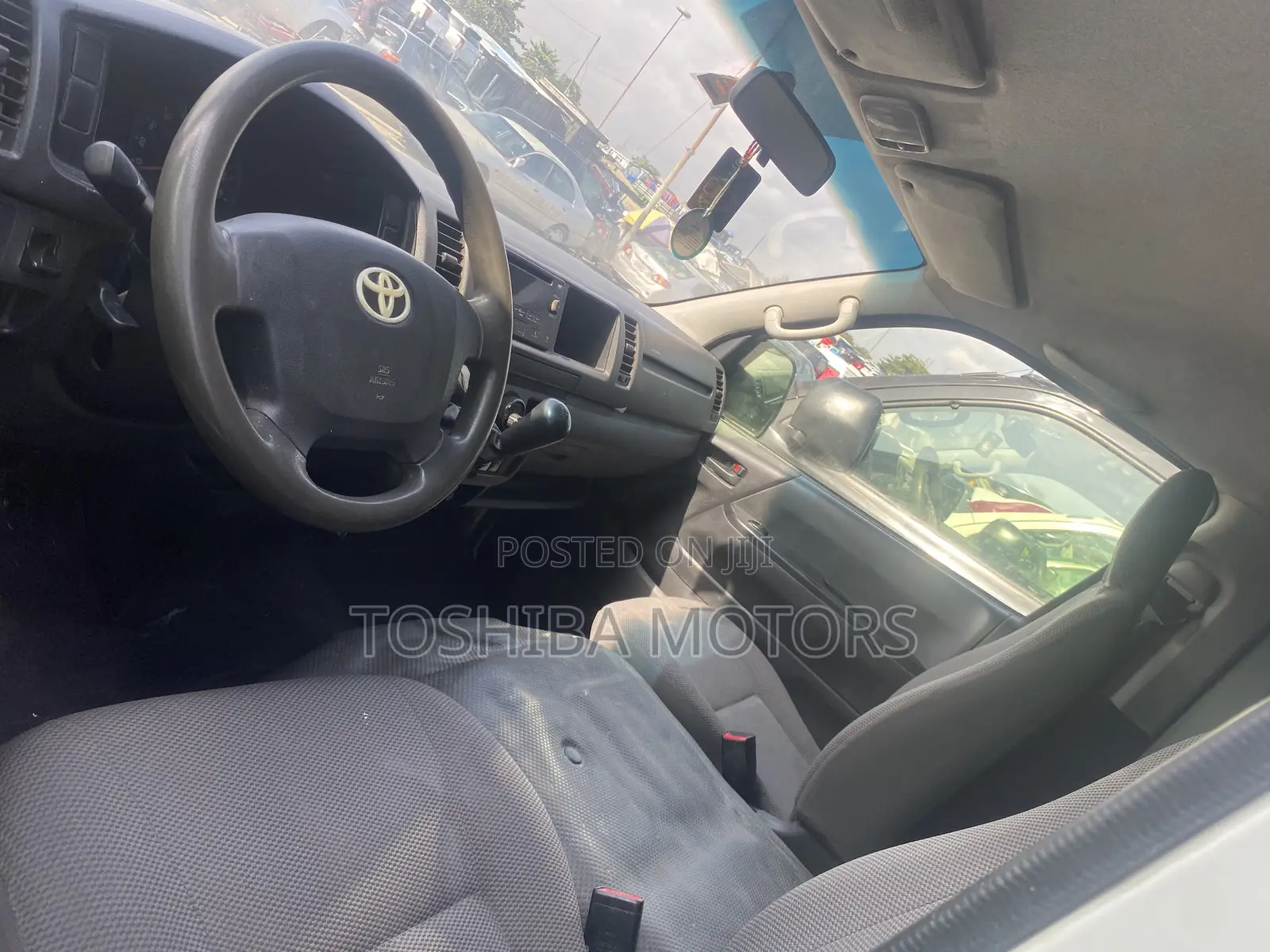 Toyota HiAce 2015 White