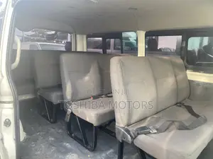 Toyota HiAce 2015 White