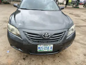 Toyota Camry XLE 4dr Sedan (2.4 4cyl 5A) 2008 Gray