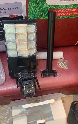 Solar Street Light With 3 Display 4g Camera V380pro